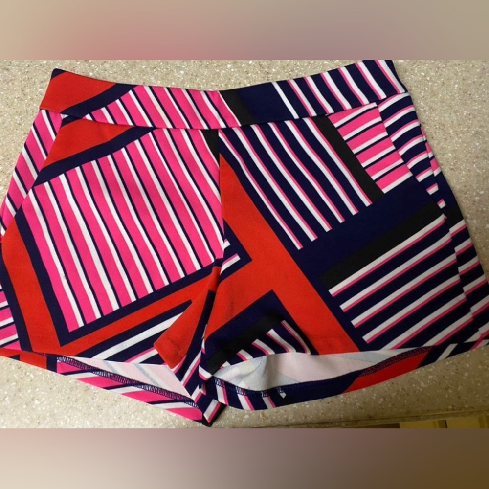 Ladies Size 4 Express dress shorts